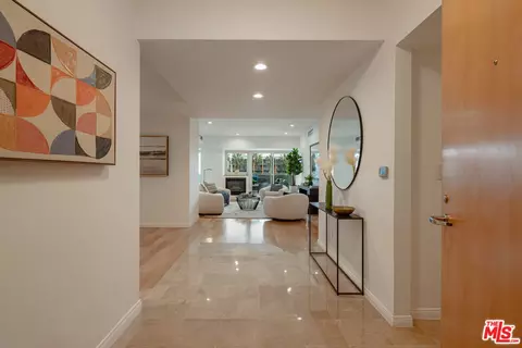 13600 Marina Pointe Dr #304, Marina Del Rey, CA 90292