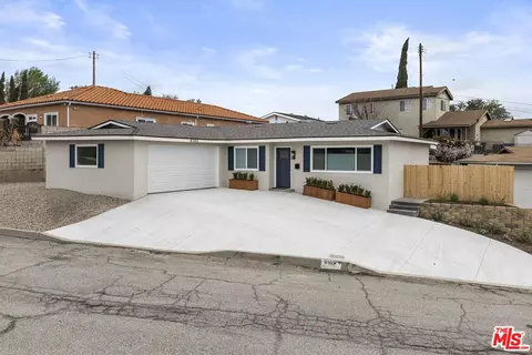 8163 Lake Knoll Dr, Rosemead, CA 91770