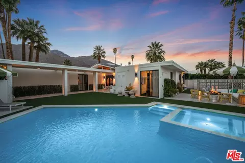 994 E Balboa Cir, Palm Springs, CA 92264