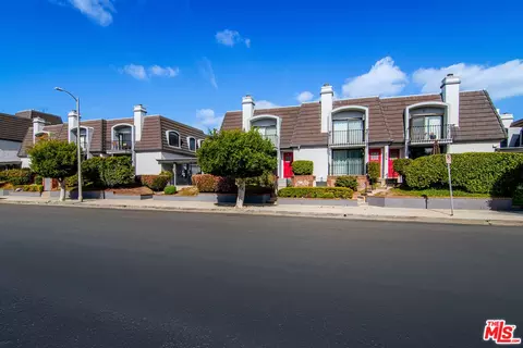 8135 Redlands St #106, Playa Del Rey, CA 90293