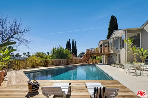 3236 Waverly Dr, Los Angeles, CA 90027