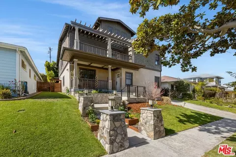 7425 Ogelsby Ave, Los Angeles, CA 90045