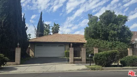 9215 Burnet Ave, North Hills, CA 91343