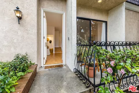 933 21st St #3, Santa Monica, CA 90403