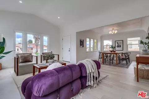2036 W 74th St, Los Angeles, CA 90047