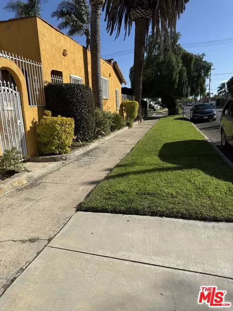 1457 W 92nd St, Los Angeles, CA 90047