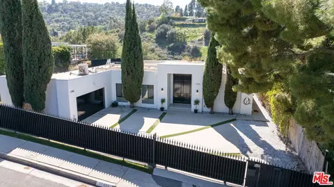 11400 Dona Pegita Dr, Studio City, CA 91604
