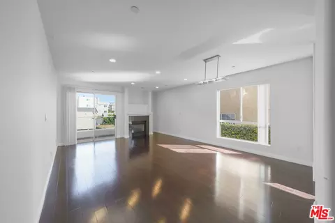 1150 S Oxford Ave #102, Los Angeles, CA 90006