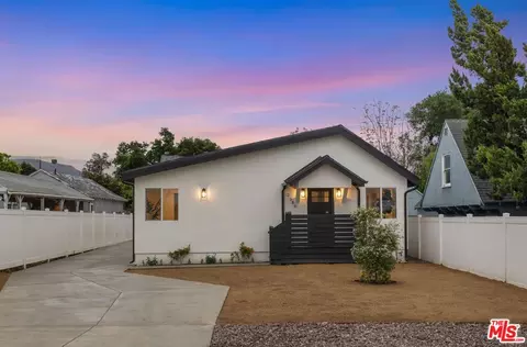 2386 Olive Ave, Altadena, CA 91001