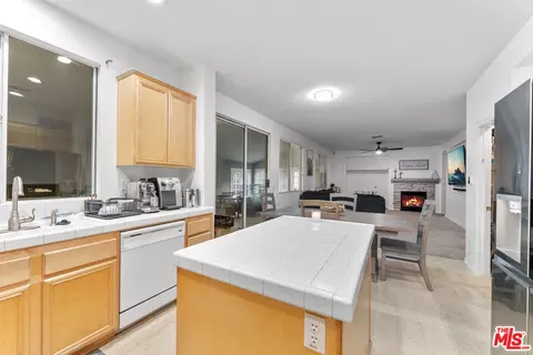 13880 Plantain St, Hesperia, CA 92344 photo 17