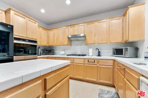 13880 Plantain St, Hesperia, CA 92344 photo 16