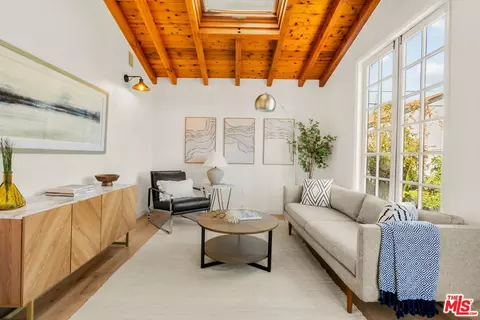 6239 W 77th St, Los Angeles, CA 90045