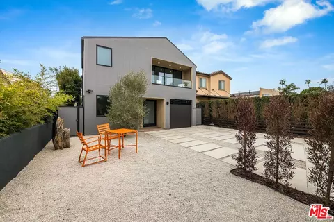 4245 Grand View Blvd, Los Angeles, CA 90066