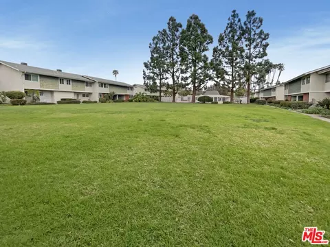 1404 N Tustin Ave #J1, Santa Ana, CA 92705
