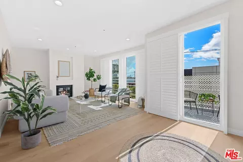 11920 Goshen Ave #402, Los Angeles, CA 90049