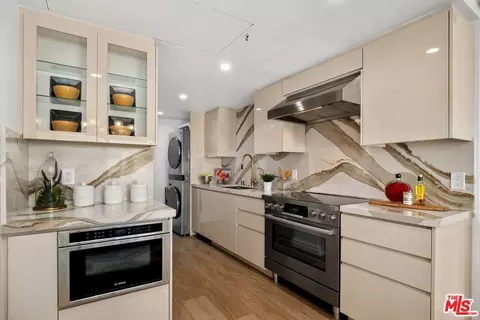 10450 Wilshire Blvd #5F, Los Angeles, CA 90024