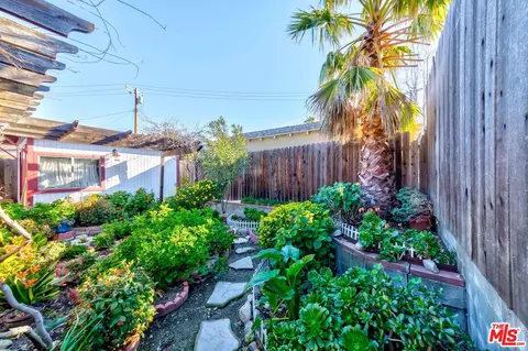 Exterior - 9802 Samoa Ave, Tujunga, CA 91042 photo 4 of 5