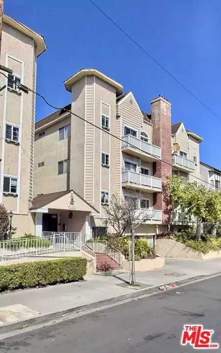 5135 Zelzah Ave #203, Encino, CA 91316