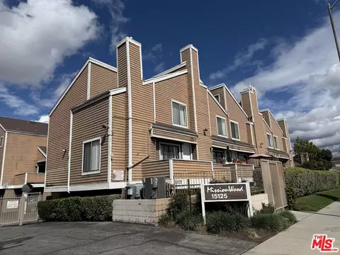 15125 Nordhoff St #20, North Hills, CA 91343