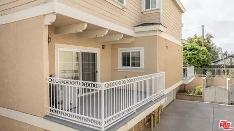 9344 Telegraph Rd, Downey, CA 90240 photo 2