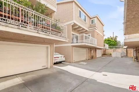9344 Telegraph Rd, Downey, CA 90240 photo 6