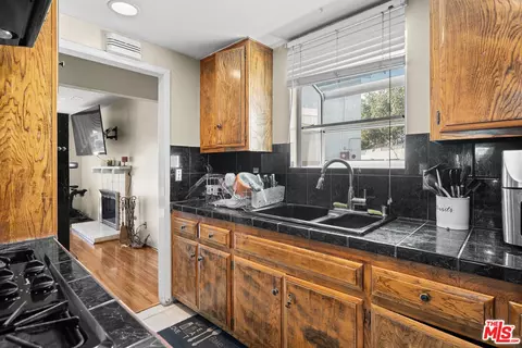 16301 S Tarrant Ave, Carson, CA 90746 photo 14