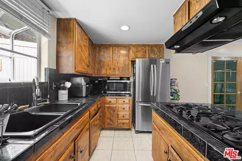 16301 S Tarrant Ave, Carson, CA 90746 photo 15