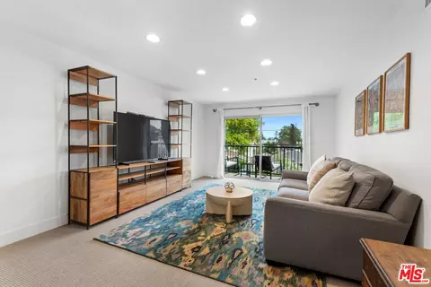 4501 Cedros Ave #202, Sherman Oaks, CA 91403