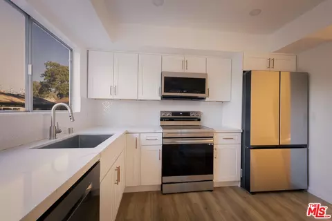 Kitchen - 2436 E Mountain St, Pasadena, CA 91104 photo 3 of 3