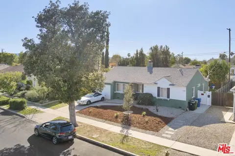 7445 Amestoy Ave, Lake Balboa, CA 91406