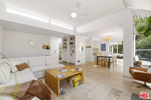 Living - 369 Longden Ln, Solana Beach, CA 92075 photo 2 of 2