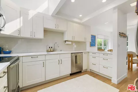 Kitchen - 369 Longden Ln, Solana Beach, CA 92075 photo 2 of 2