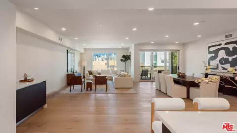 505 Barrington #302, Los Angeles, CA 90049