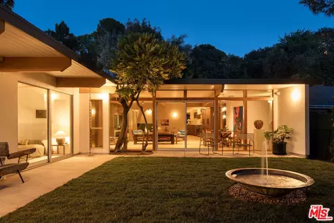 708 N Kenter Ave, Los Angeles, CA 90049