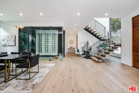 Entry Way - 11241 Valley Spring Ln, North Hollywood, CA 91602 photo 3 of 5