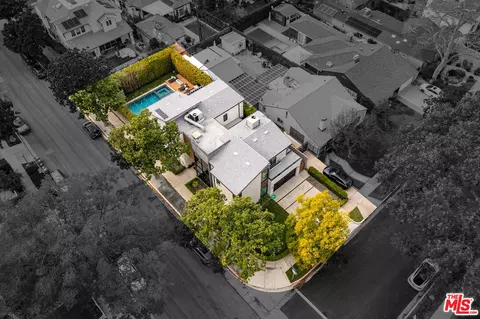 View/Area - 11241 Valley Spring Ln, North Hollywood, CA 91602 photo 1 of 3