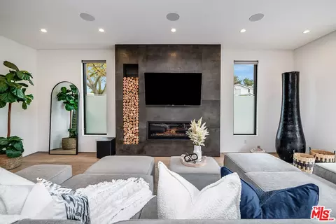 Living - 11241 Valley Spring Ln, North Hollywood, CA 91602 photo 2 of 2