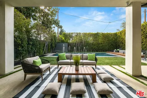 Exterior - 11241 Valley Spring Ln, North Hollywood, CA 91602 photo 8 of 16