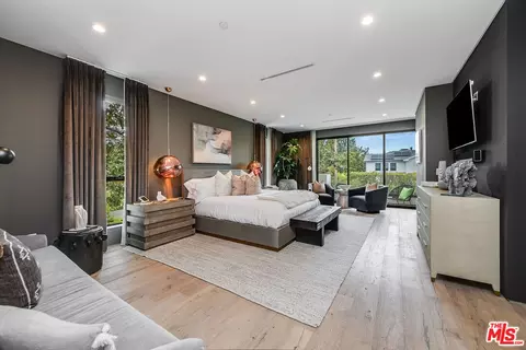 Bedroom - 11241 Valley Spring Ln, North Hollywood, CA 91602 photo 1 of 5