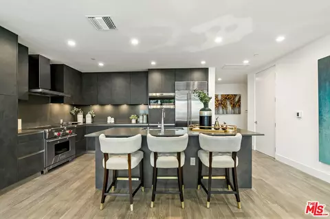 728 N Sweetzer Ave #217, West Hollywood, CA 90069