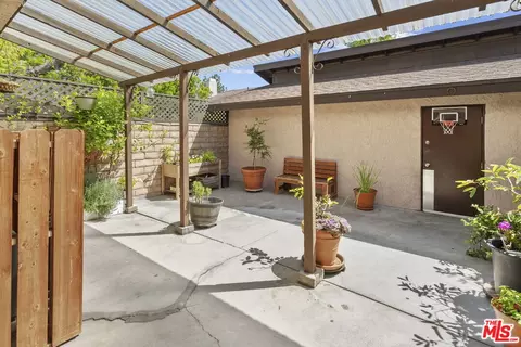 7530 Corbin Ave #1, Reseda, CA 91335 photo 32