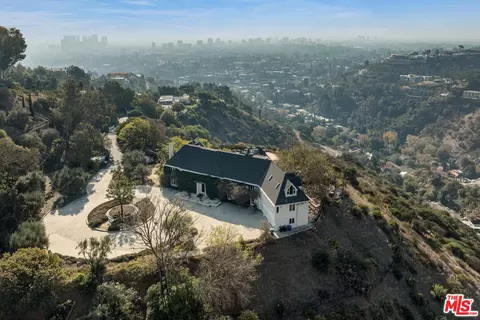 1501 Tower Grove Dr, Beverly Hills, CA 90210