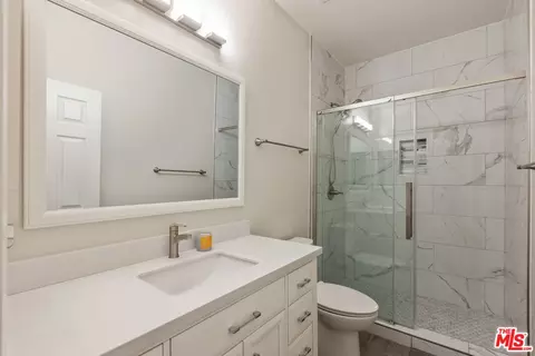Bath - 268 Galway Ln, Simi Valley, CA 93065 photo 1 of 3