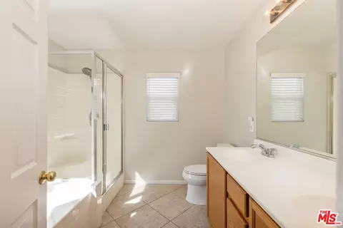 Bath - 268 Galway Ln, Simi Valley, CA 93065 photo 2 of 3