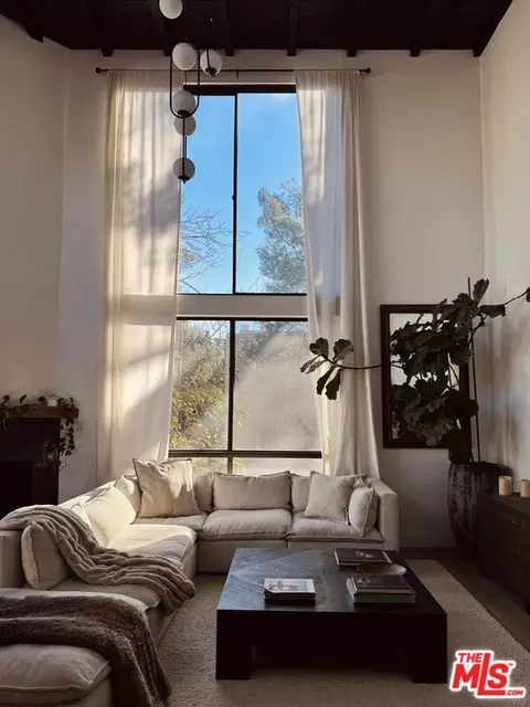 15146 Magnolia Blvd #1, Sherman Oaks, CA 91403