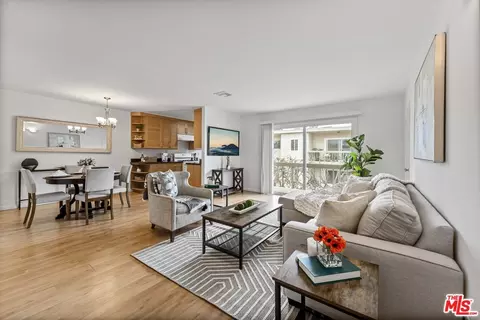 5055 Coldwater Canyon Ave #209, Sherman Oaks, CA 91423