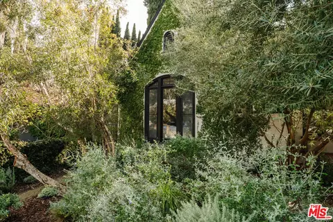 808 N Dillon St, Los Angeles, CA 90026