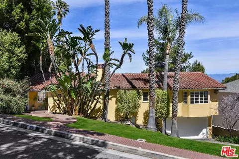 15201 Del Gado Dr, Sherman Oaks, CA 91403