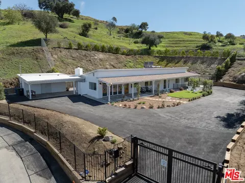 9718 Rotta Ave, Shadow Hills, CA 91040
