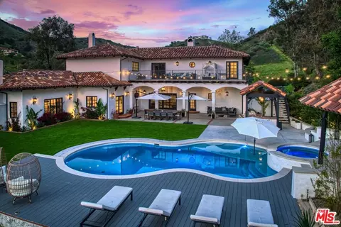 66 Coolwater Rd, Bell Canyon, CA 91307